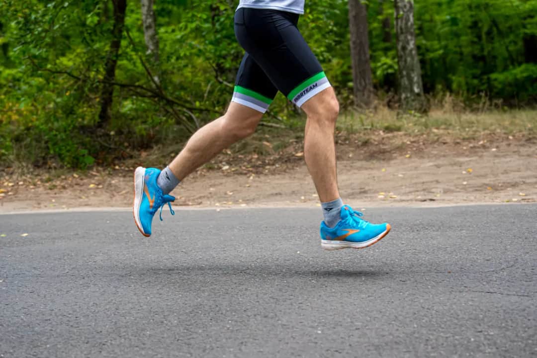 Jakie buty do biegania wybrać, by uniknąć kontuzji i bólu?