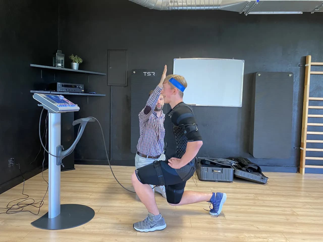 EMS trening co to? Poznaj jego korzyści i zastosowania w rehabilitacji